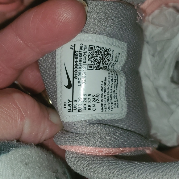 Nike Rosche Run Tennis Shoes 6.5Y (Youth) or 8-8.5W (Women's) - Picture 7 of 8